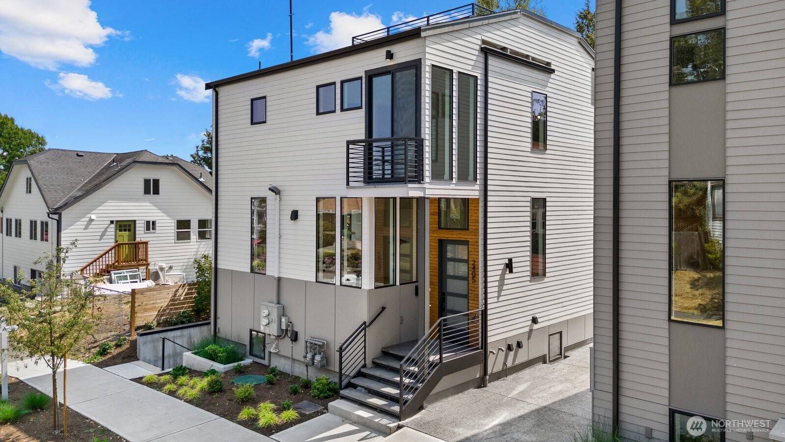 Seattle, WA 98122,2405 E Fir ST