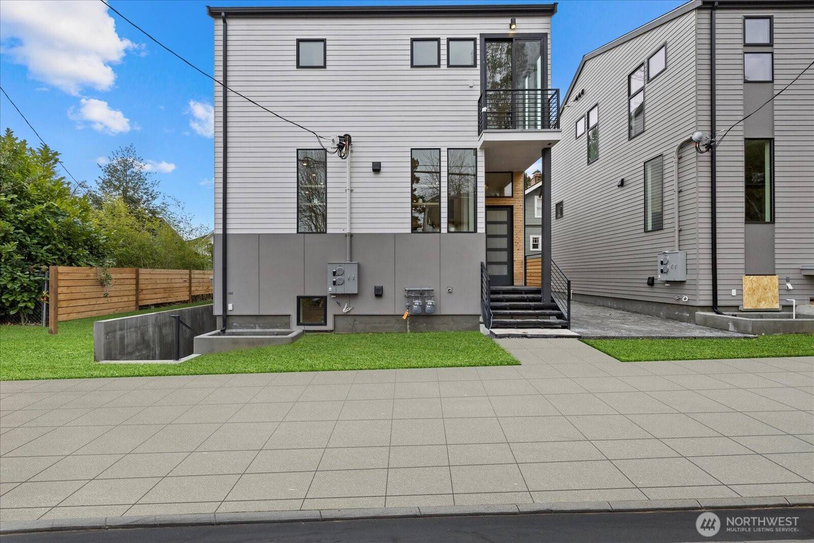 Seattle, WA 98122,2405 E Fir ST