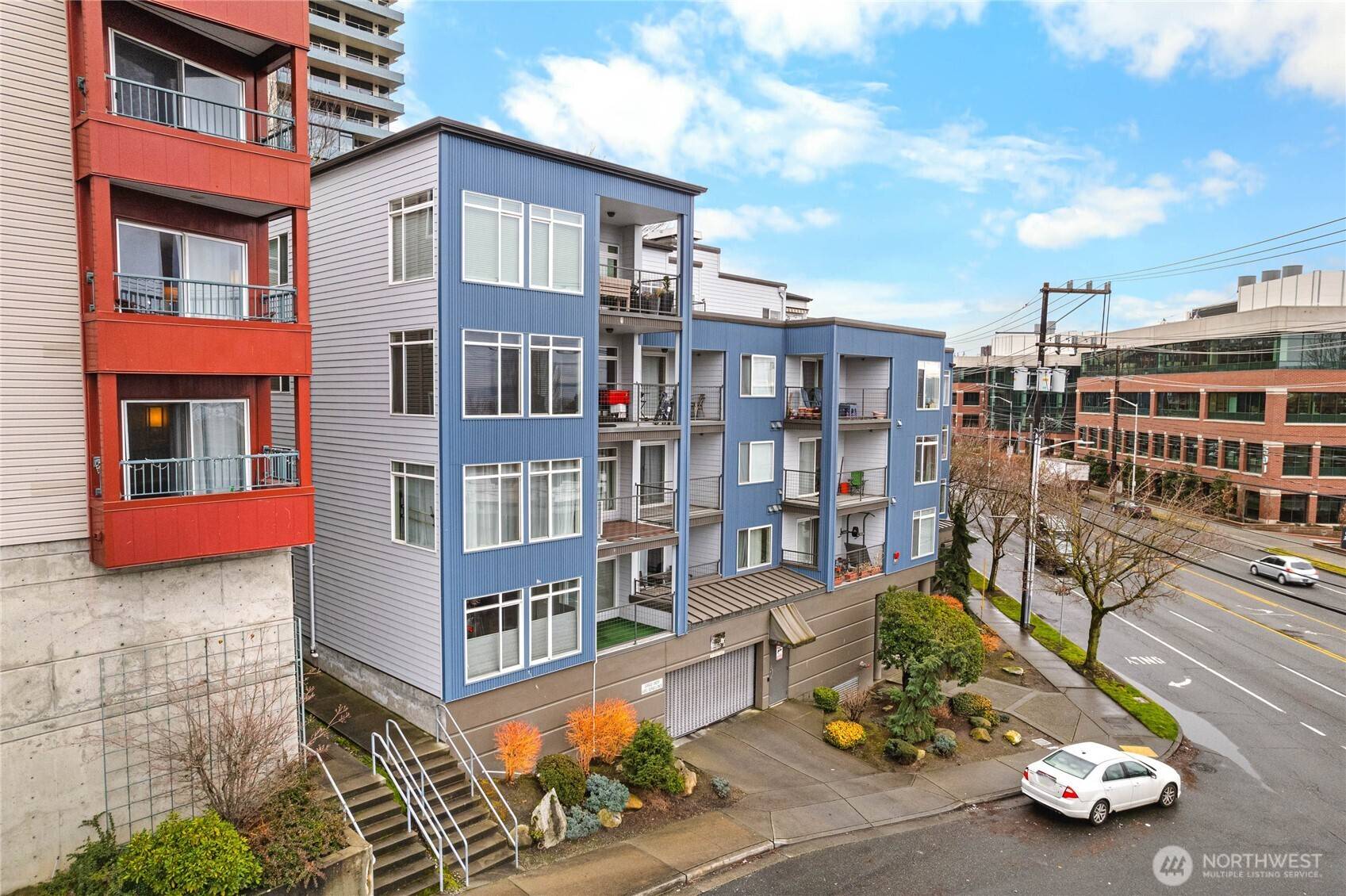 Seattle, WA 98119,500 Elliott AVE W #210