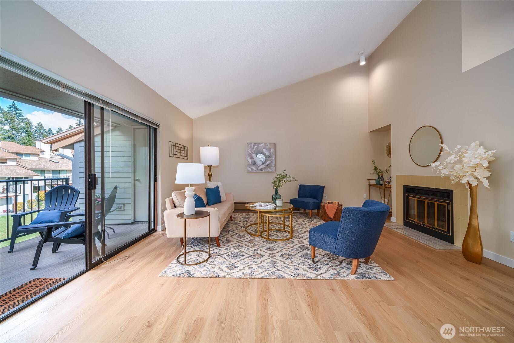 University Place, WA 98466,7616 37th ST W #E4