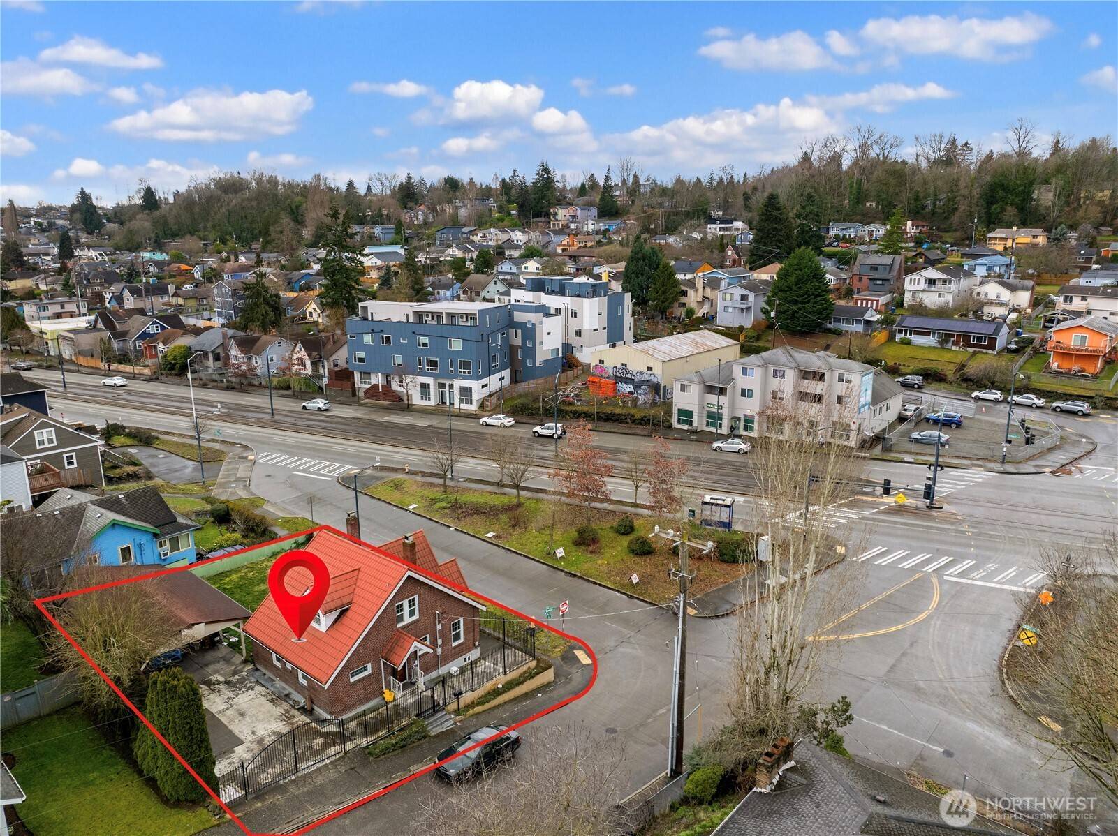 Seattle, WA 98118,5202 35th AVE S