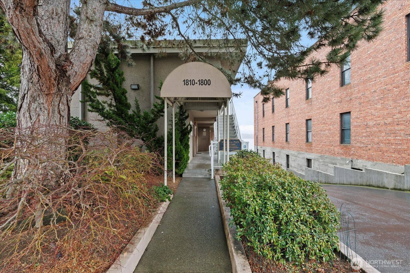 Seattle, WA 98112,1810 43rd AVE E #301