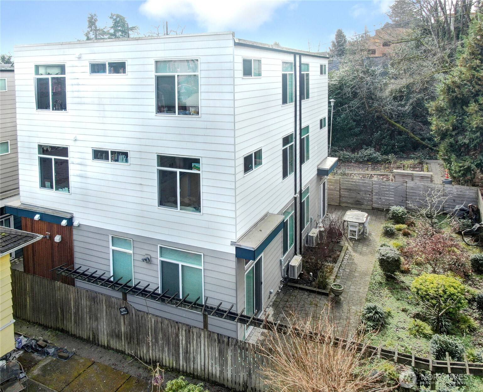 Seattle, WA 98105,5203 B Ravenna AVE NE
