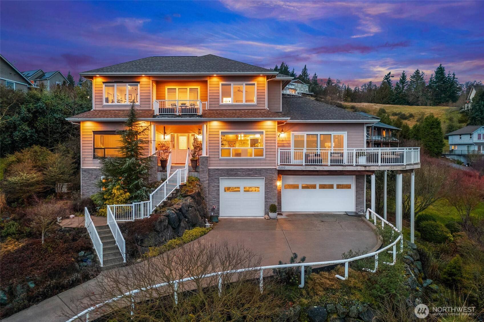 Clinton, WA 98236,6250 Hinman DR