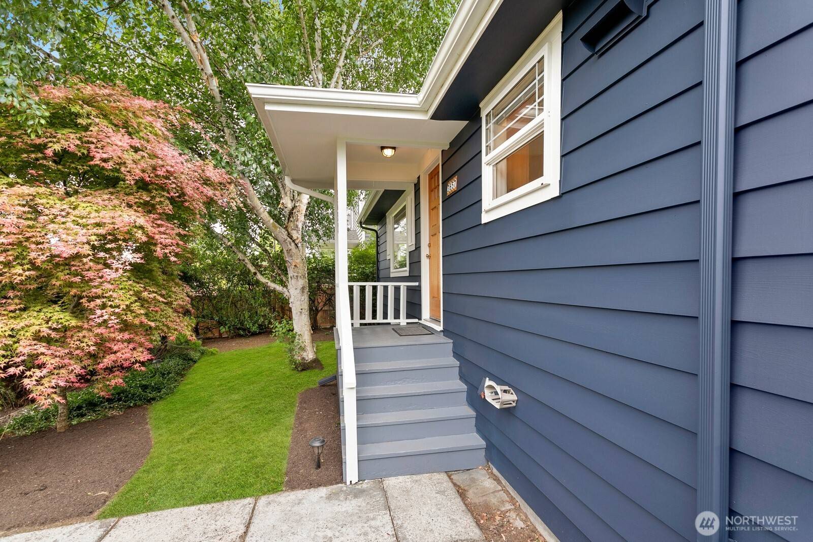 Seattle, WA 98199,3657 23rd AVE W