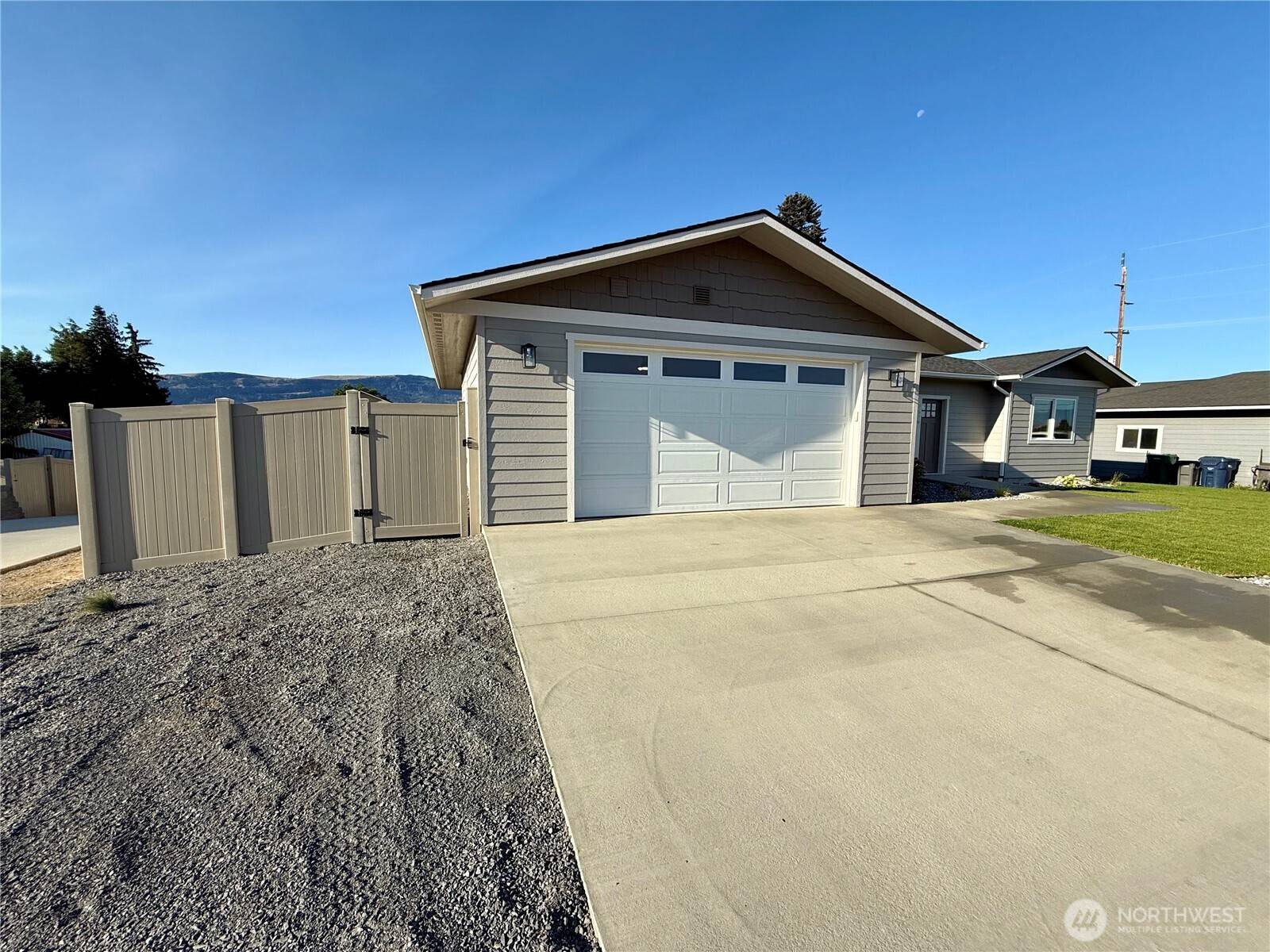East Wenatchee, WA 98802,2526 1st ST SE