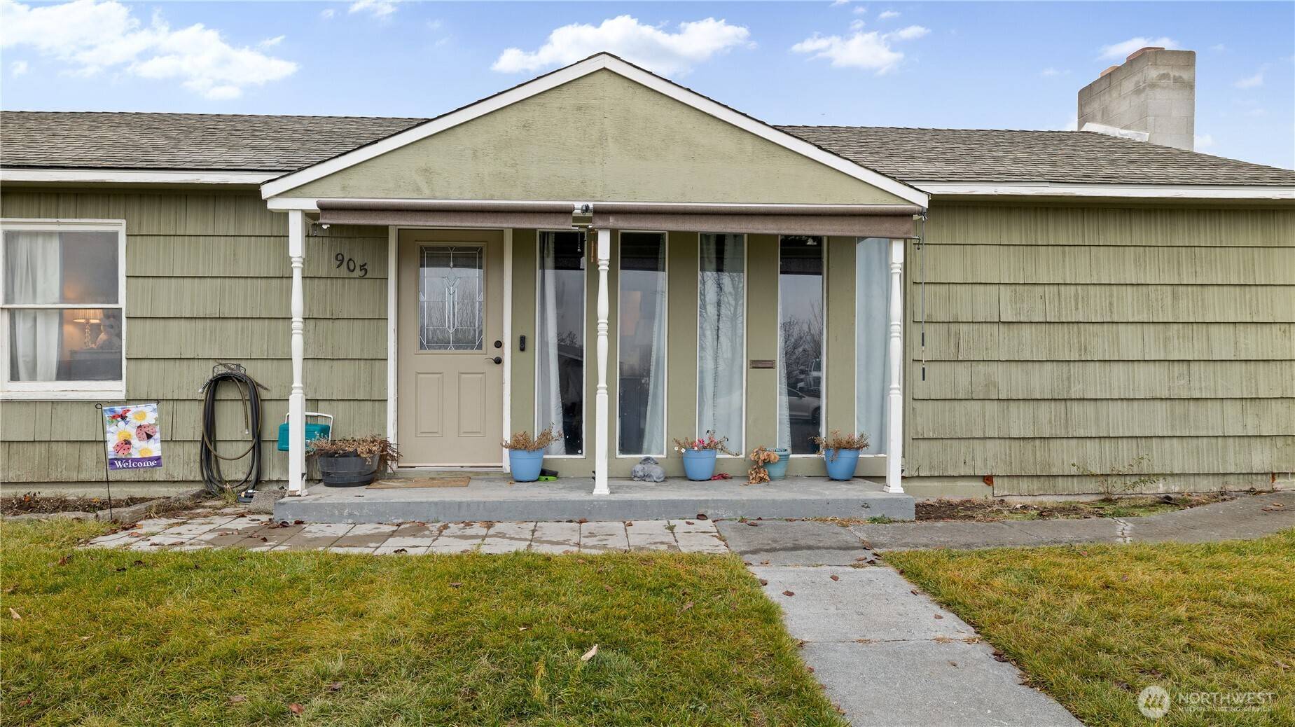 Moses Lake, WA 98837,905 S Grand DR