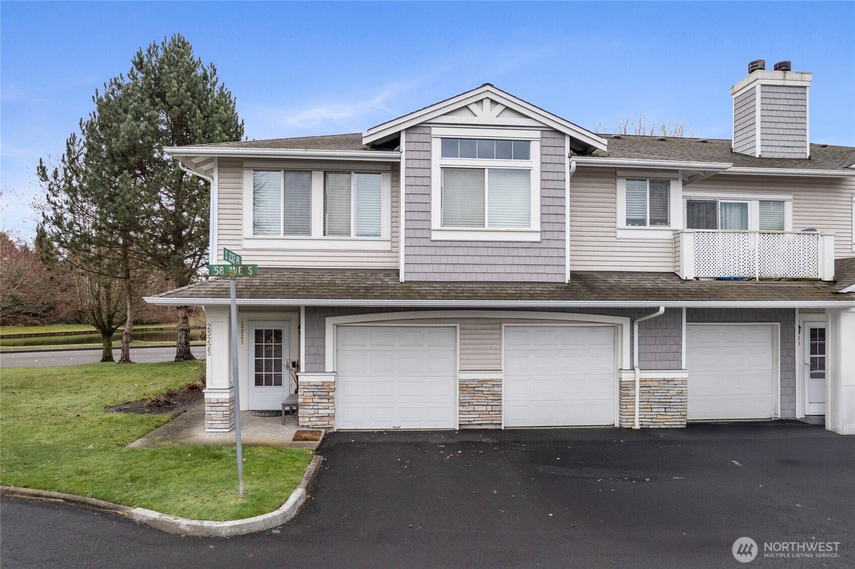 Kent, WA 98032,23221 S 58th Ave #3-2