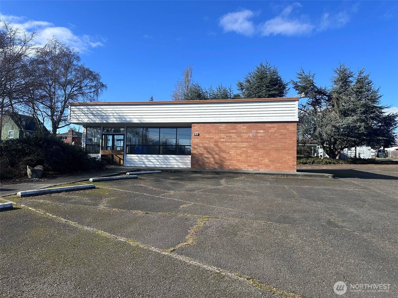 Port Angeles, WA 98363,722 S C ST