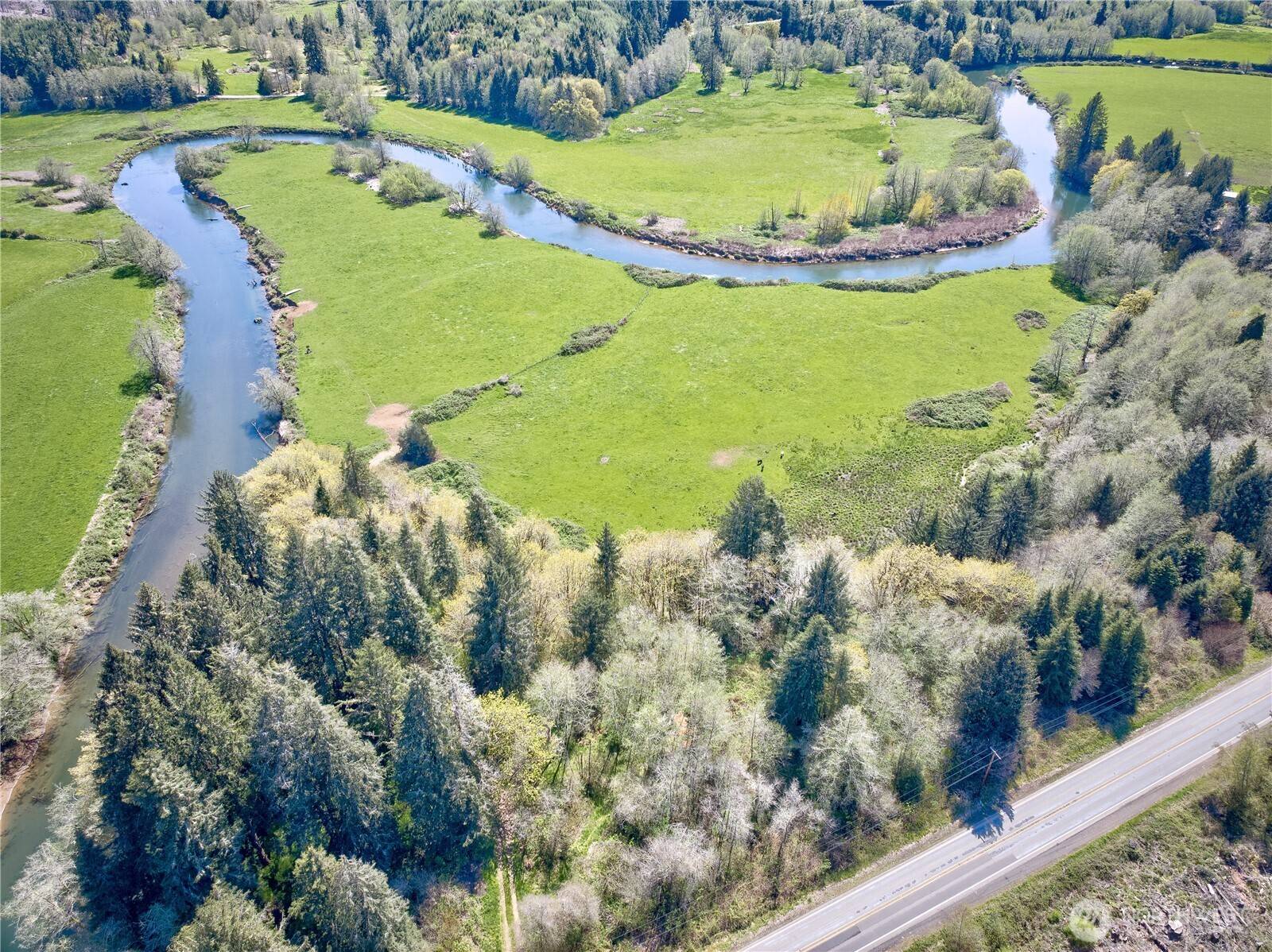 Grays River, WA 98621,3987 W SR4