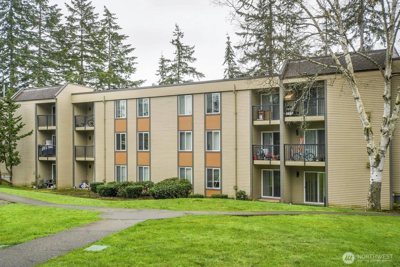 Bellevue, WA 98007,14620 NE 32nd St #F12