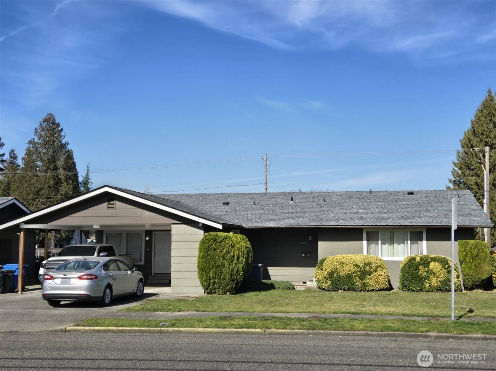 Puyallup, WA 98371,1209 -1211 4th AVE NW