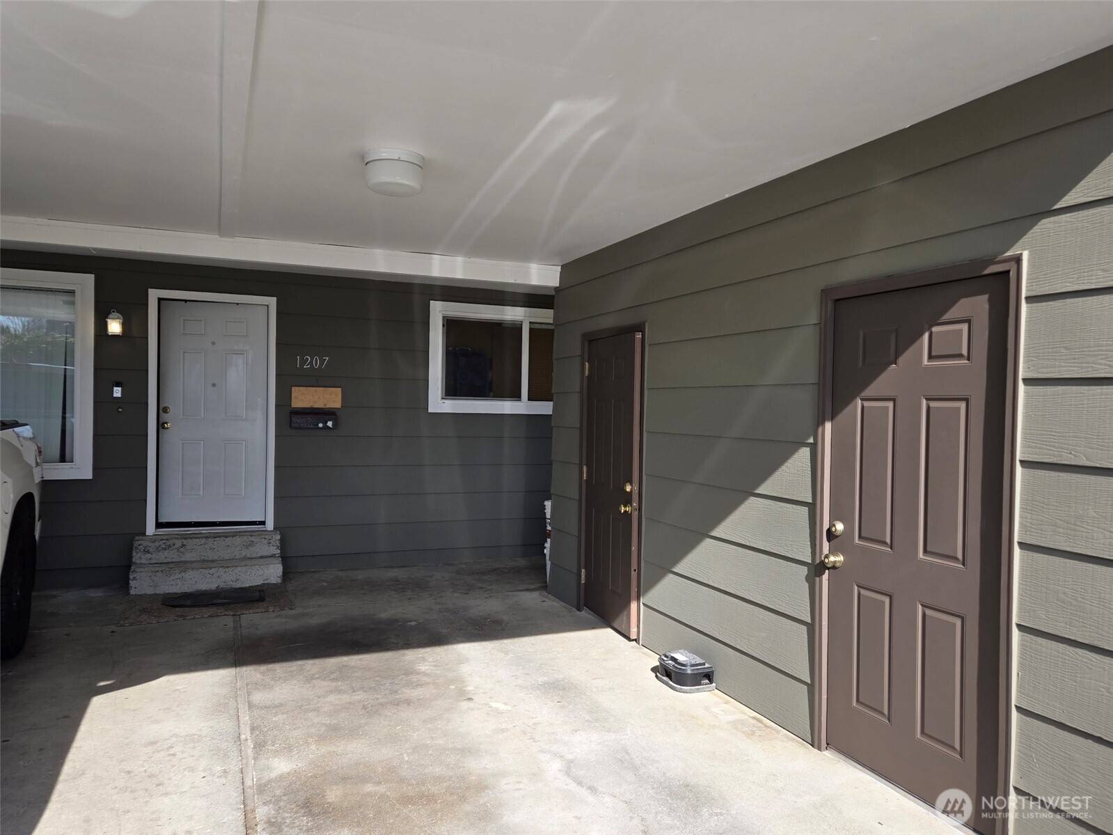 Puyallup, WA 98371,1209 -1211 4th AVE NW
