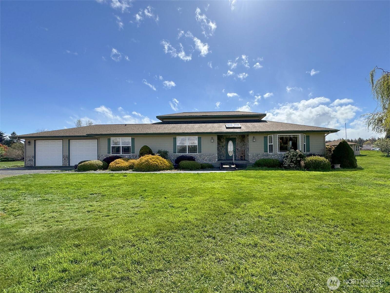 Sequim, WA 98382,602 McComb RD