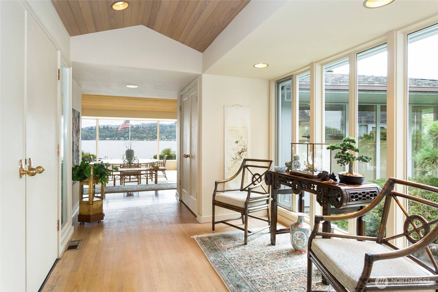 Mercer Island, WA 98040,4802 E Mercer WAY