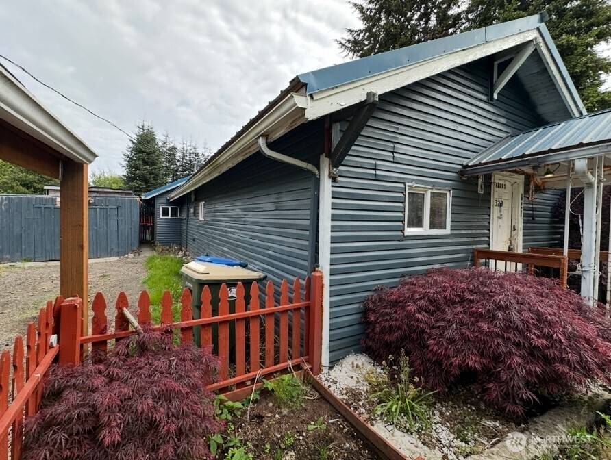 Pe Ell, WA 98572,320 Queen AVE