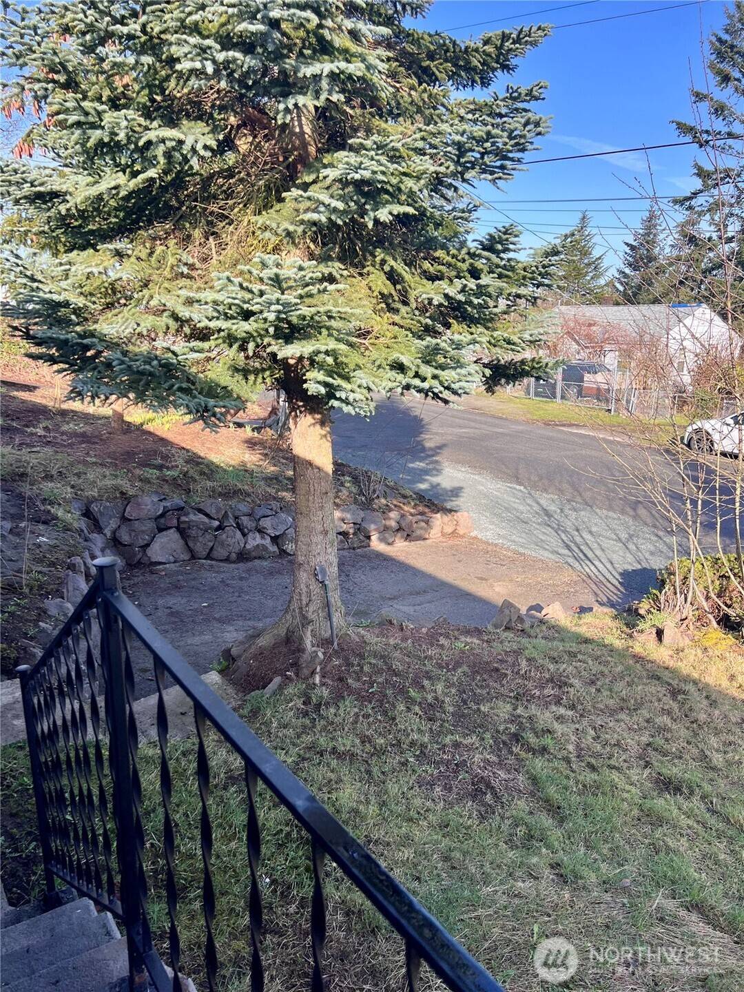 Seattle, WA 98178,6819 S 124 ST