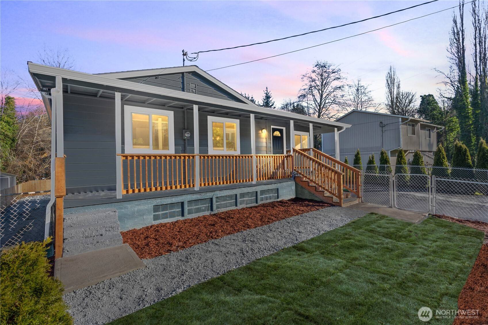 Seattle, WA 98106,6968 24th AVE SW