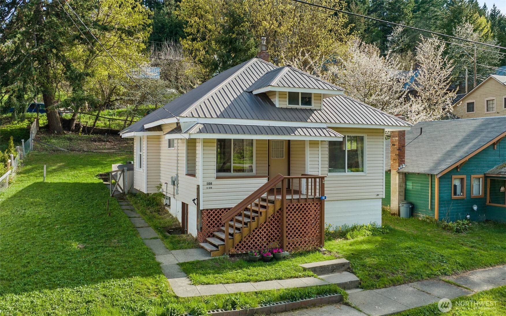 Roslyn, WA 98941,108 S 5th St
