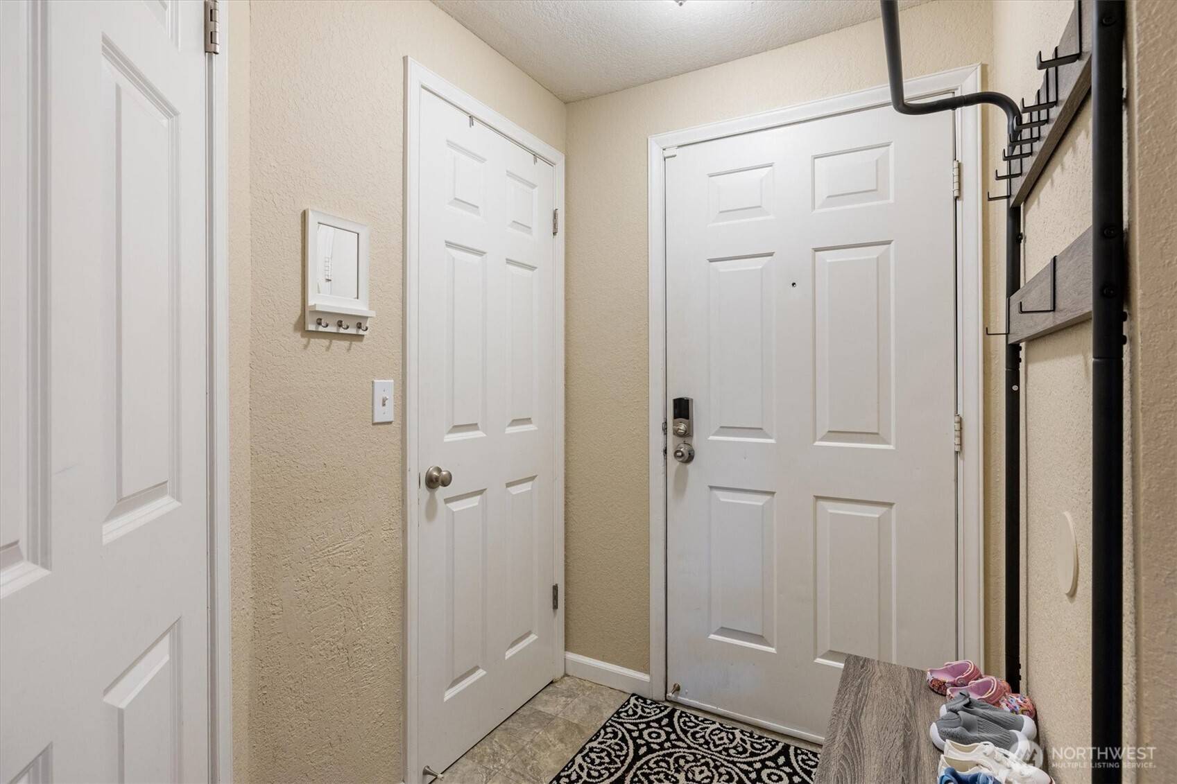 Everett, WA 98204,9917 Holly DR #B307