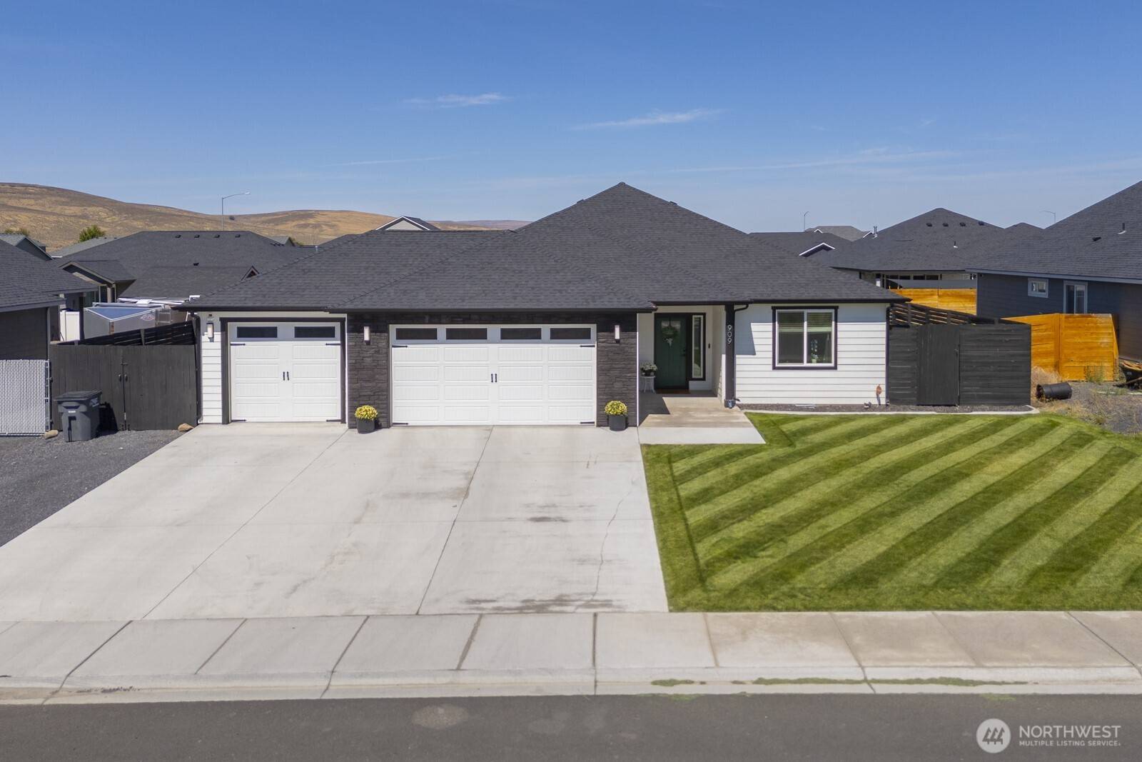 Ephrata, WA 98823,909 NE 5th AVE