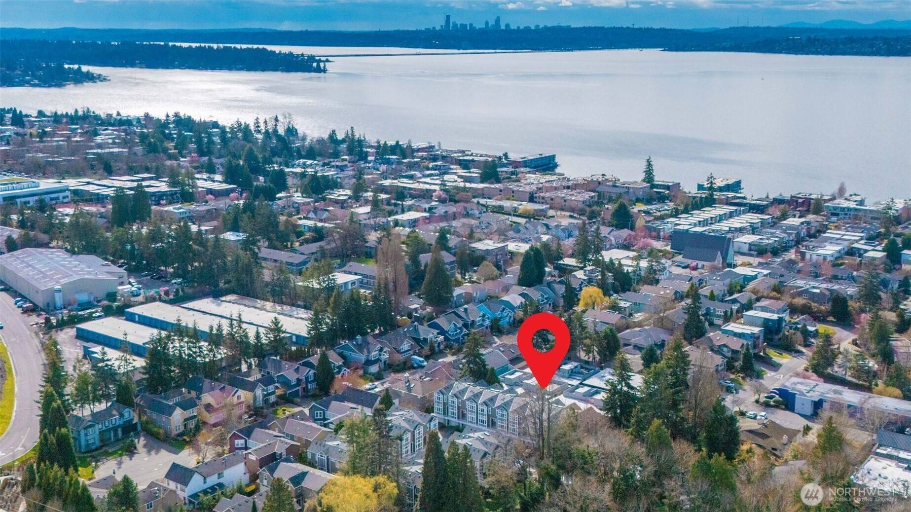 Kirkland, WA 98033,207 5th PL S #4