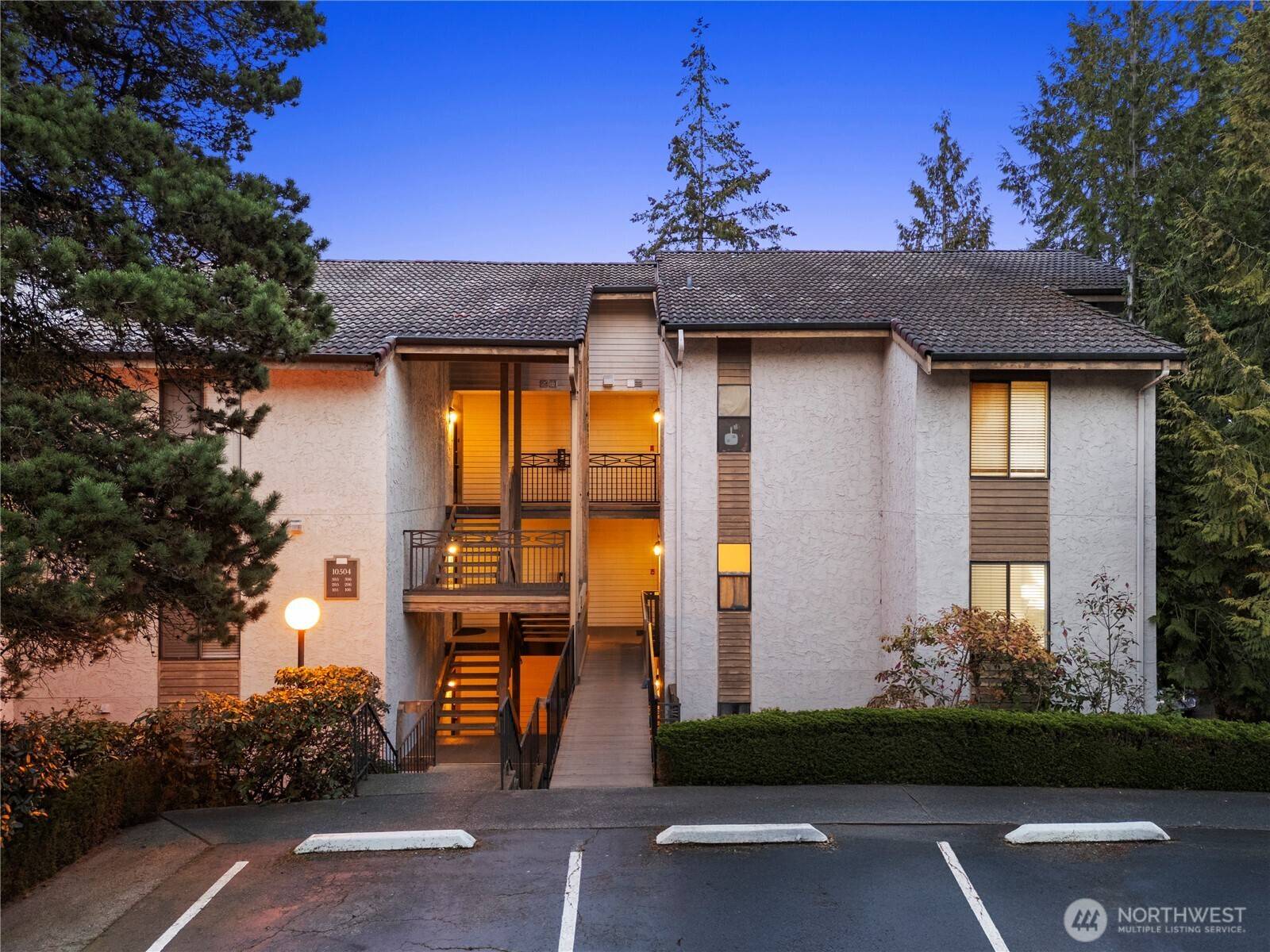Bellevue, WA 98004,10504 NE 32nd PL #G206