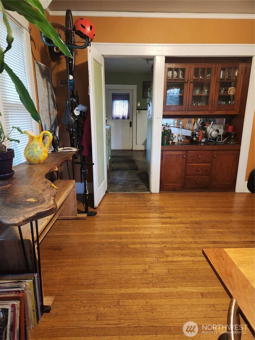 Seattle, WA 98105,4716 7th AVE NE