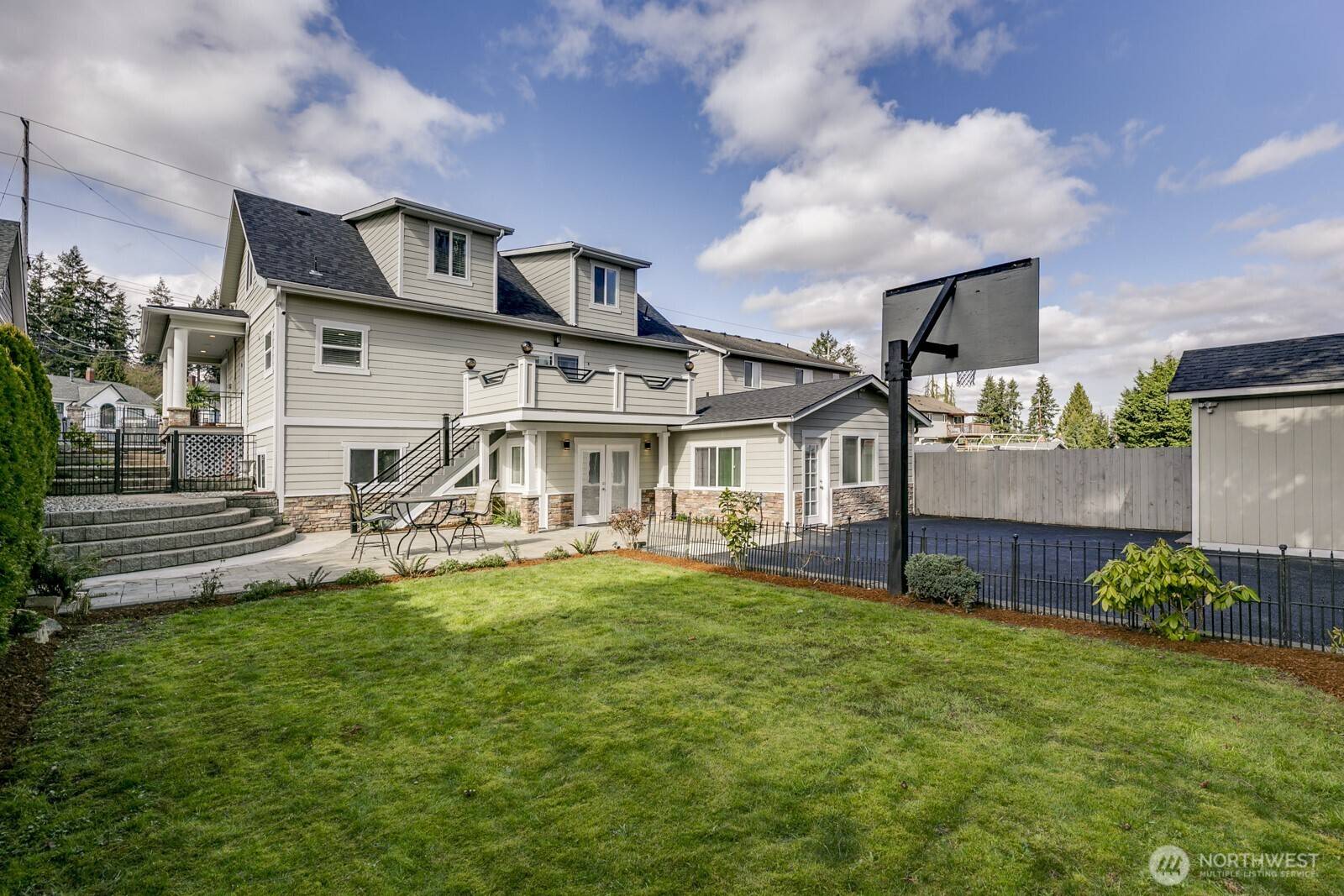 Everett, WA 98203,5923 Lowell RD
