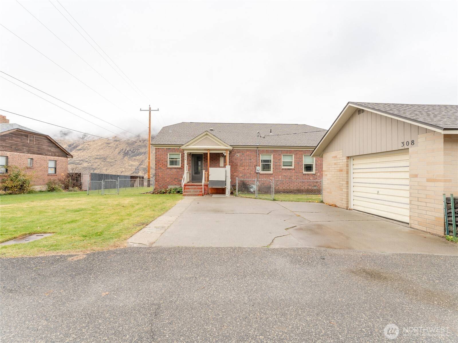 Chelan Falls, WA 98817,308 5th ST