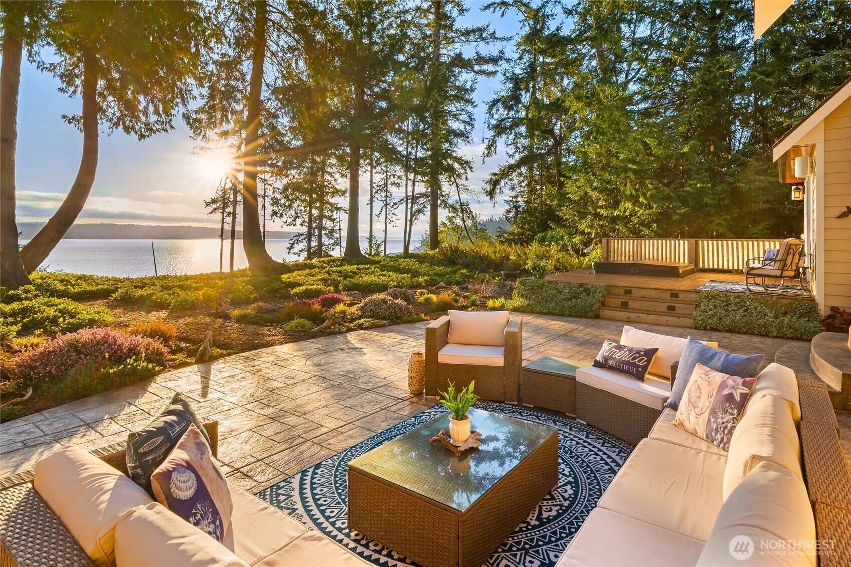 Camano Island, WA 98282,2527 Bretland RD