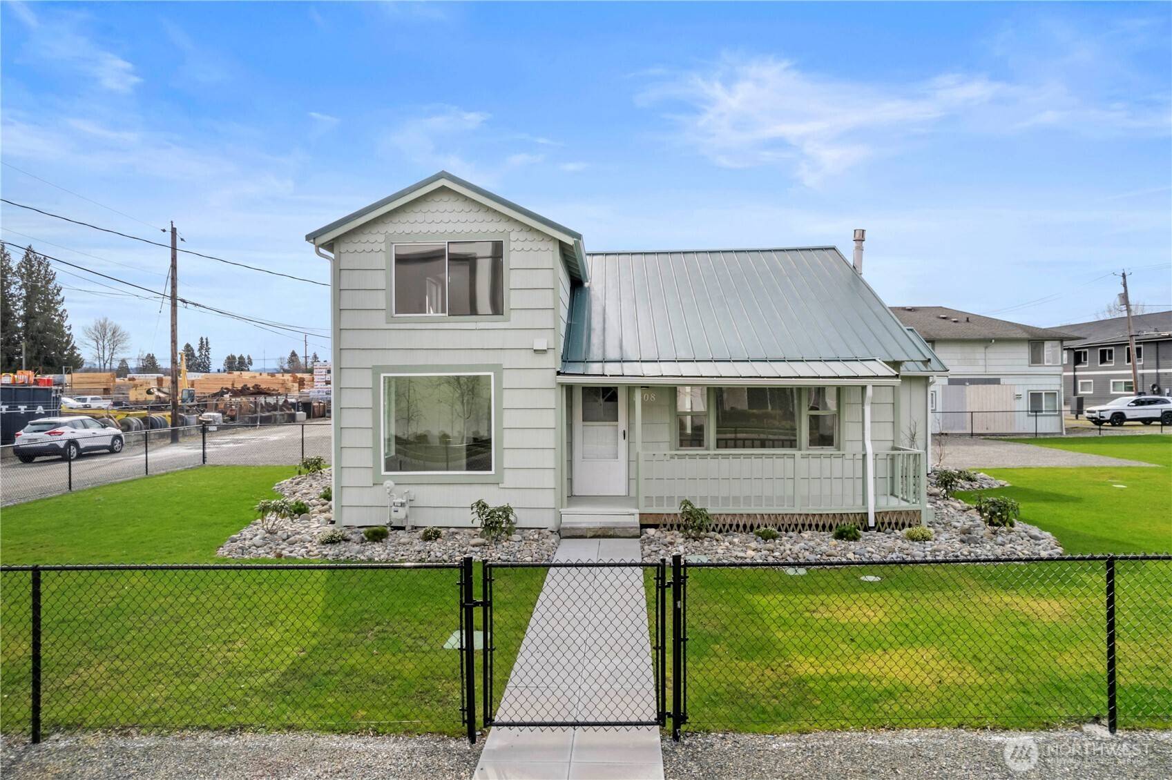 Sumner, WA 98390,1408 Hubbard ST