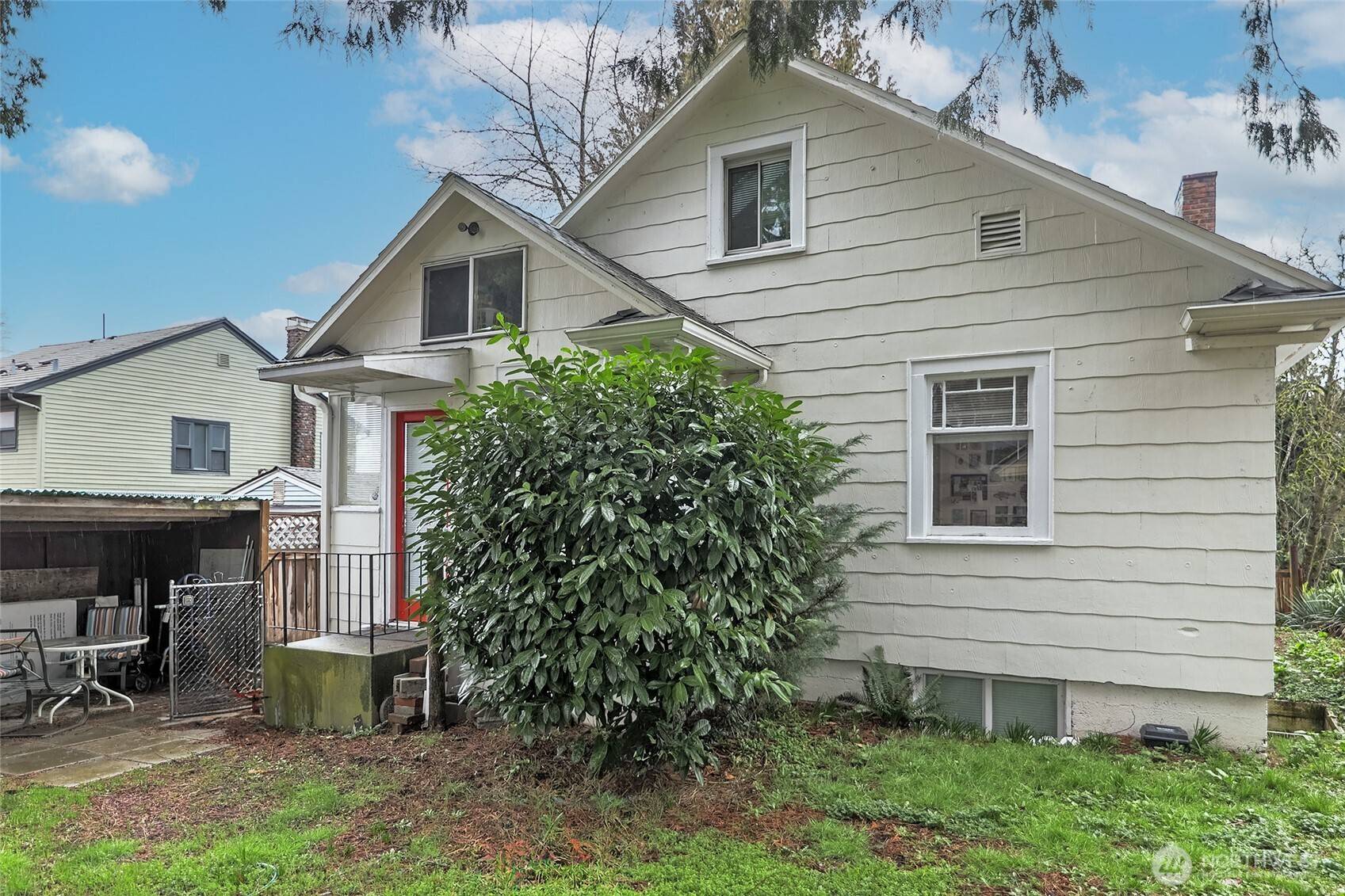 Seattle, WA 98112,2209 E Roanoke ST