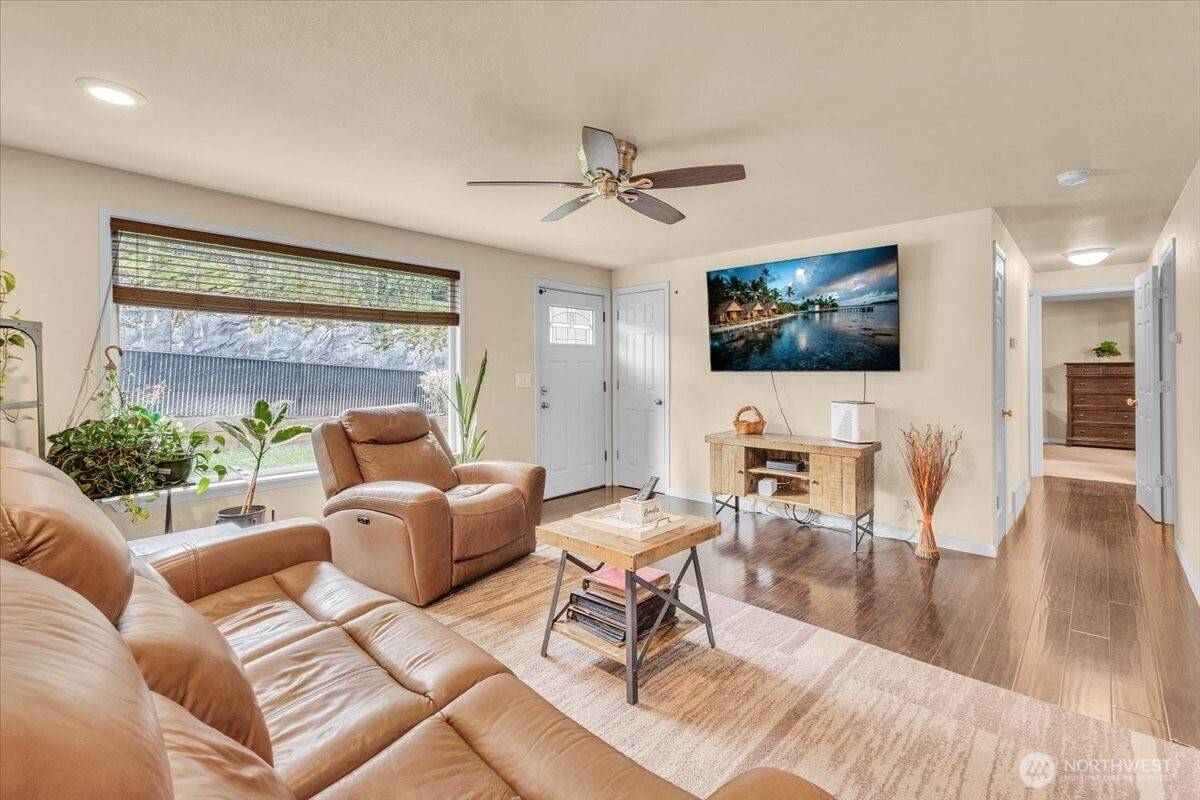 Lynnwood, WA 98036,18929 76th AVE W
