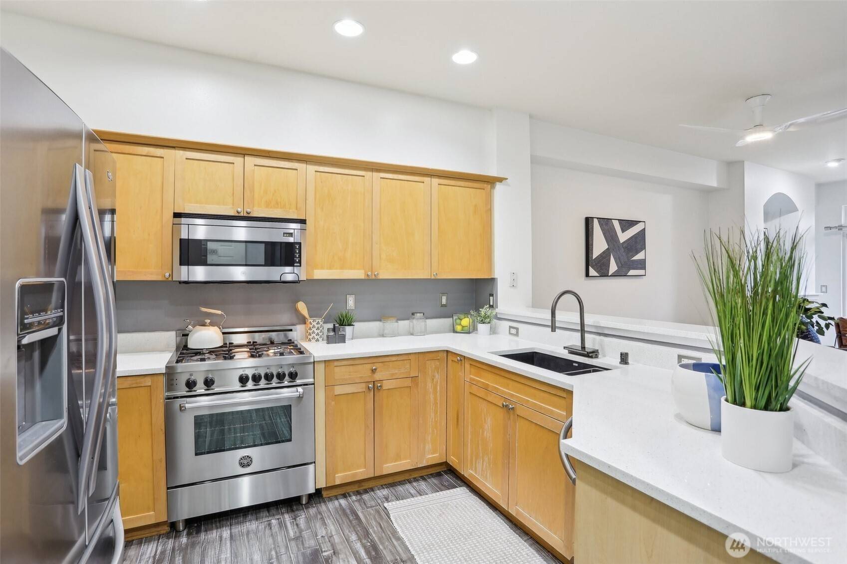 Kirkland, WA 98033,9205 122nd CT NE #2