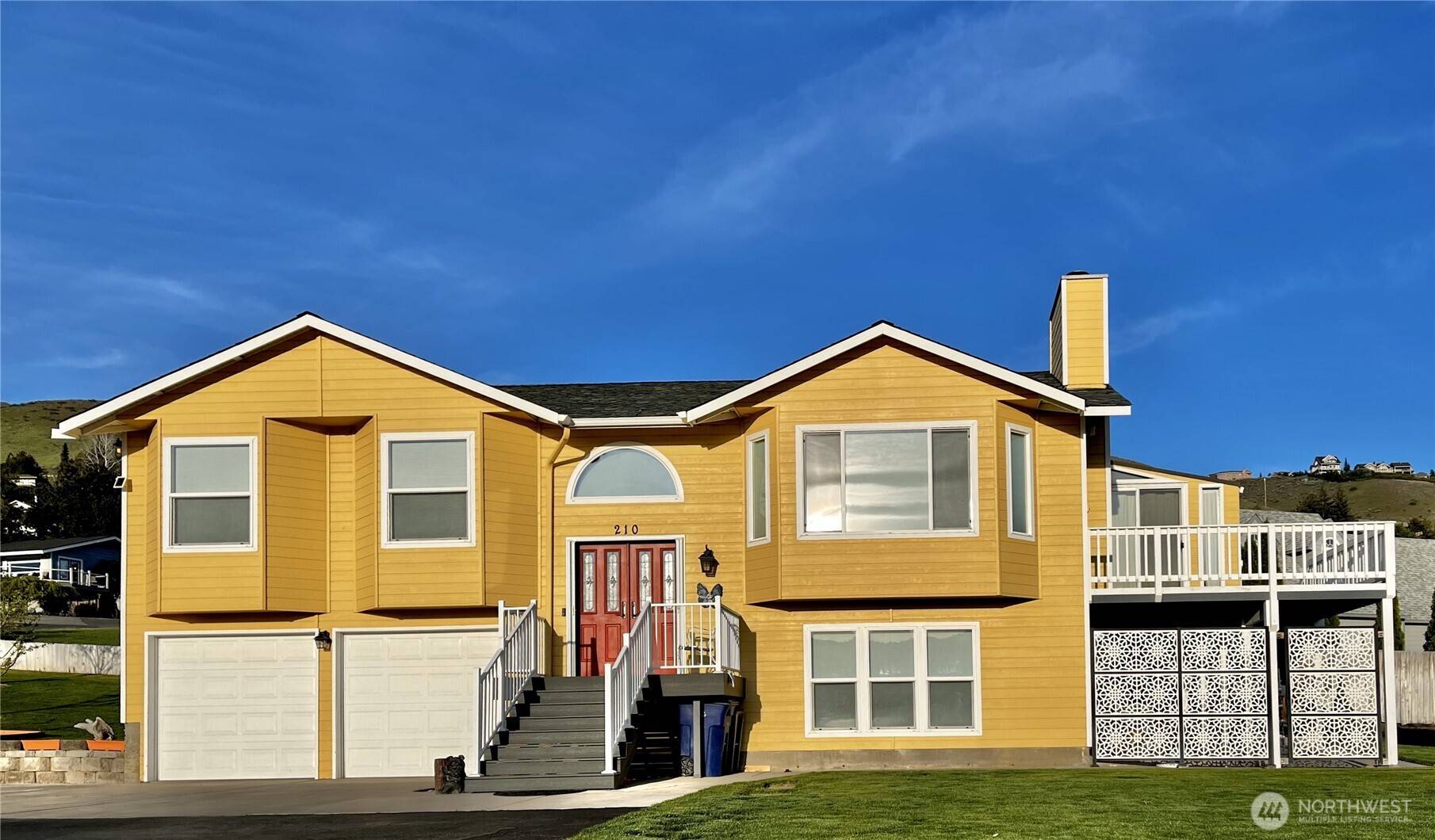 East Wenatchee, WA 98802,210 25th ST NE