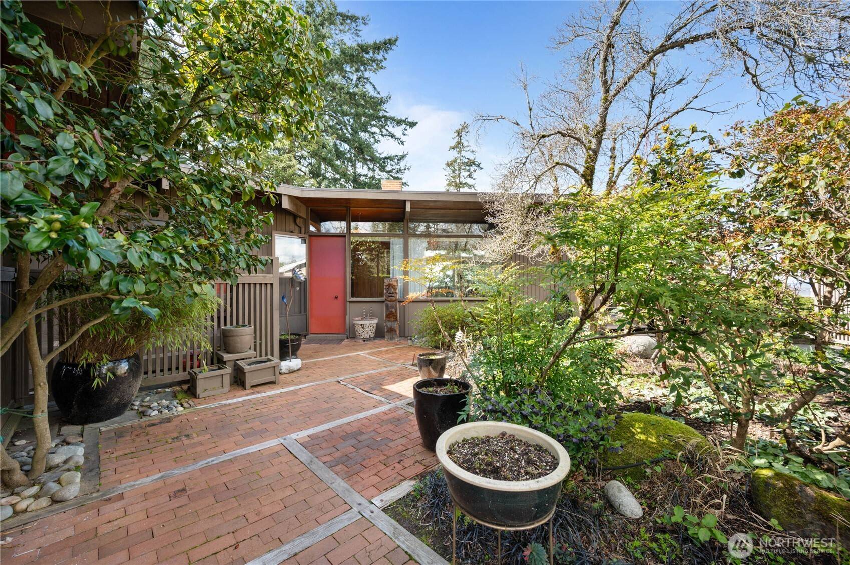 Bellingham, WA 98225,424 Hillcrest WAY