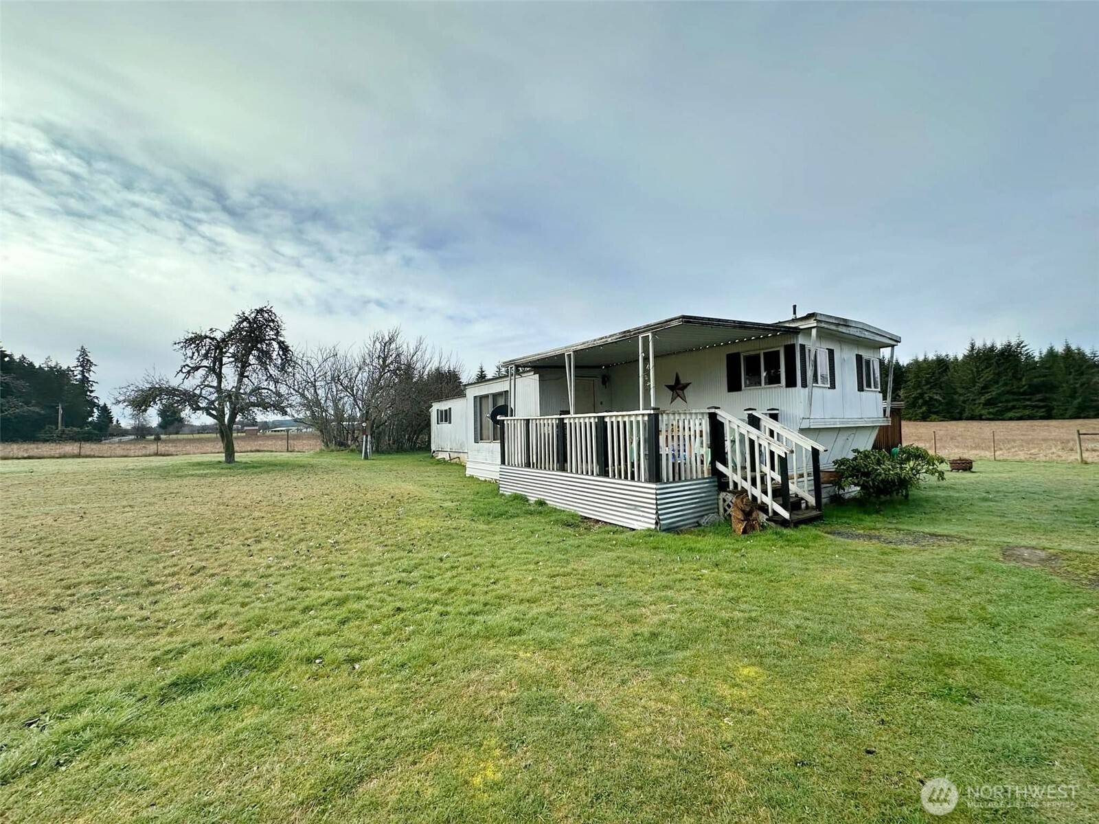 Chehalis, WA 98532,338 Berry RD