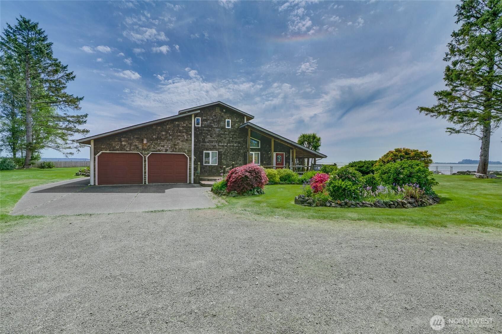 Chinook, WA 98614,830 Riverview LN