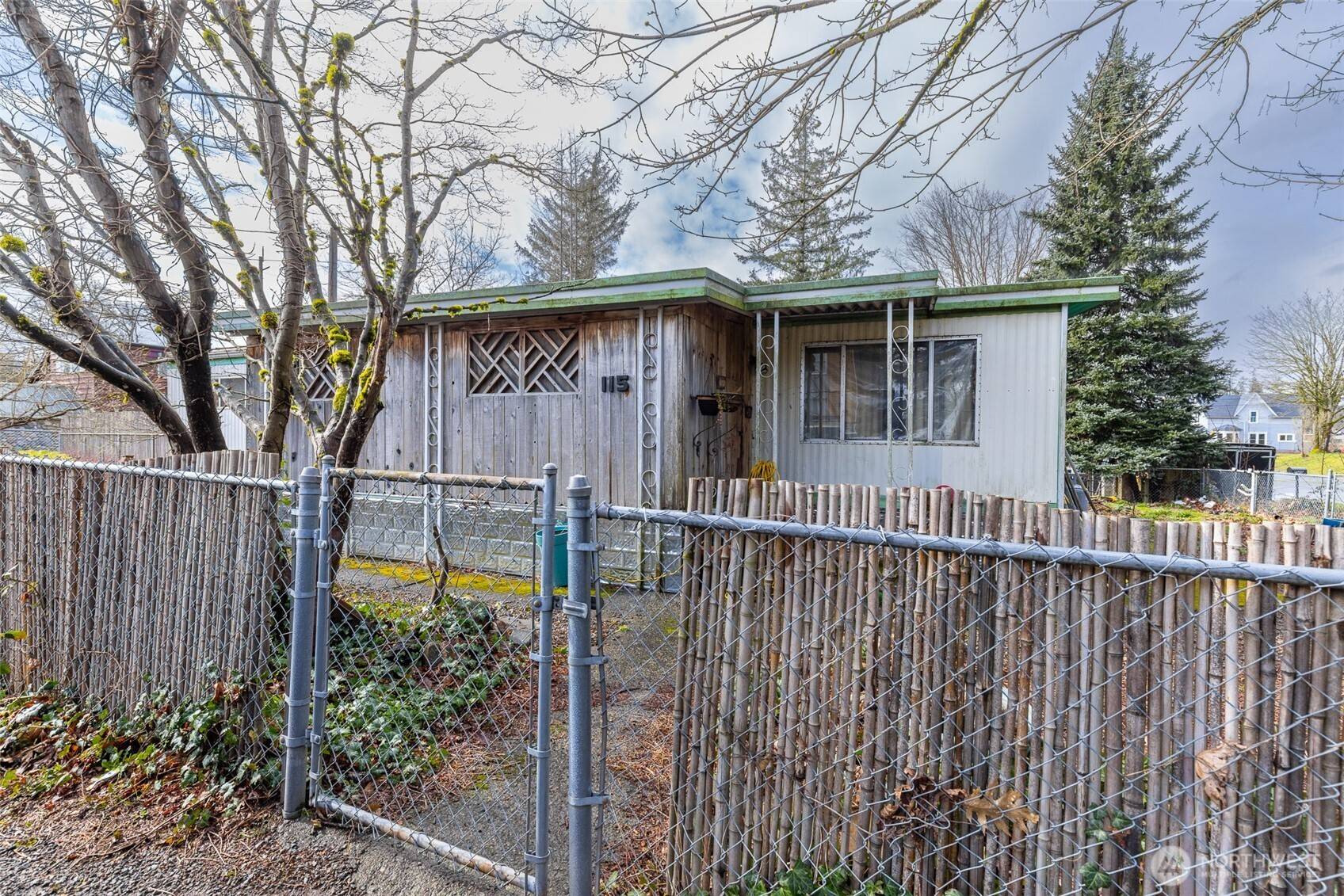 Gold Bar, WA 98251,115 6th ST