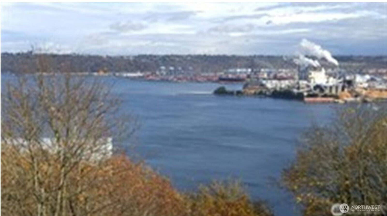 Tacoma, WA 98402,1 Broadway #320