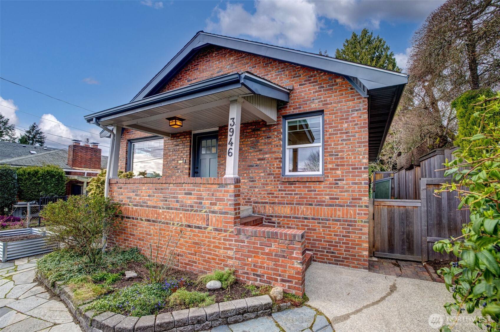 Seattle, WA 98136,3946 SW Kenyon