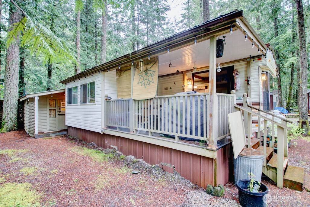 Deming, WA 98244,111 6 Riverside DR