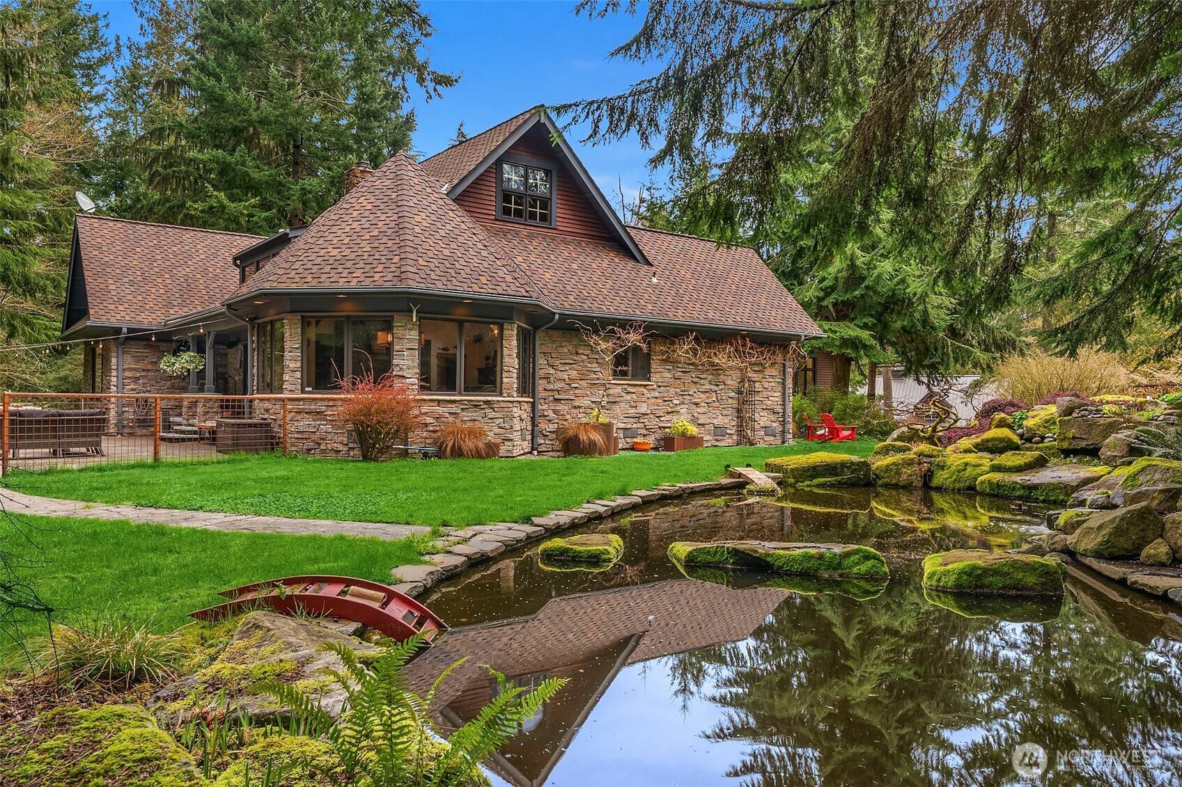 Vashon, WA 98070,15730 Vashon HWY SW