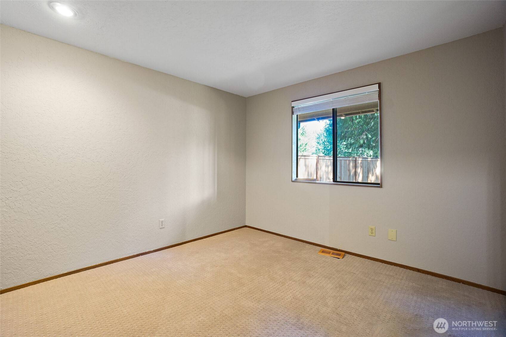 Sammamish, WA 98074,22201 NE 2nd ST