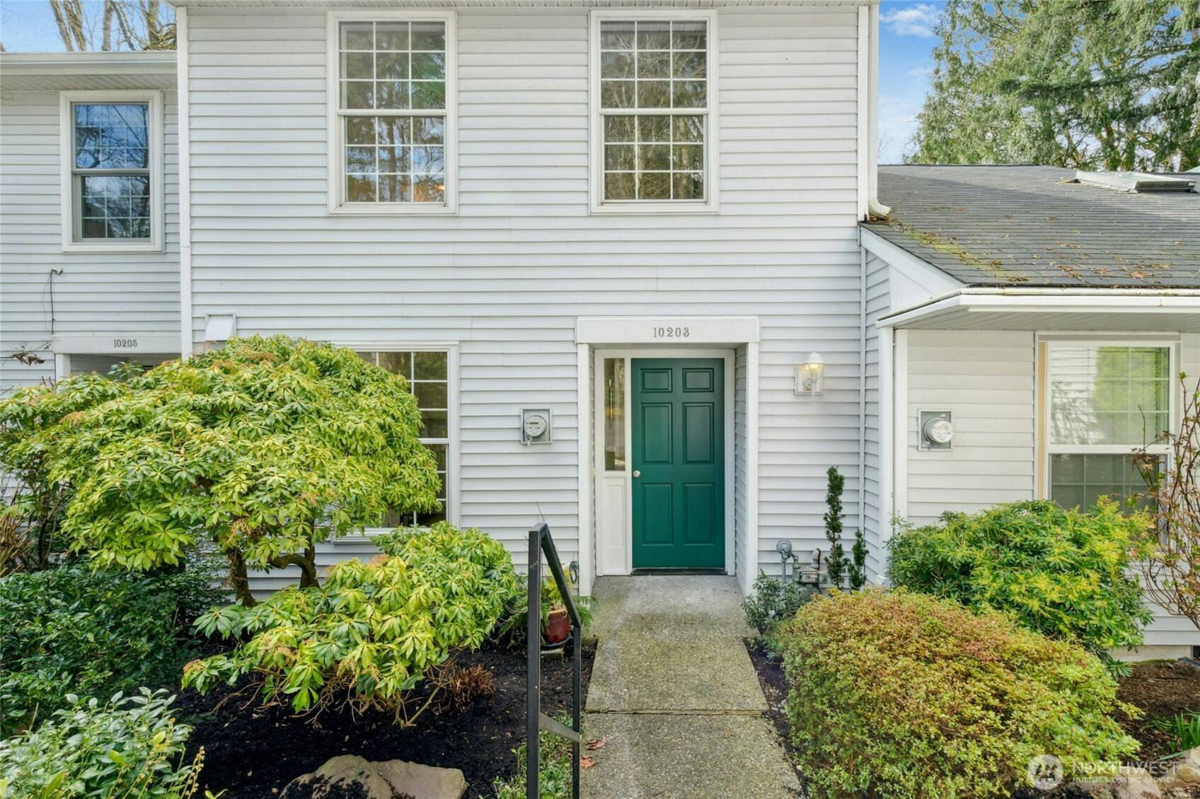 Kirkland, WA 98034,10203 NE 129th LN