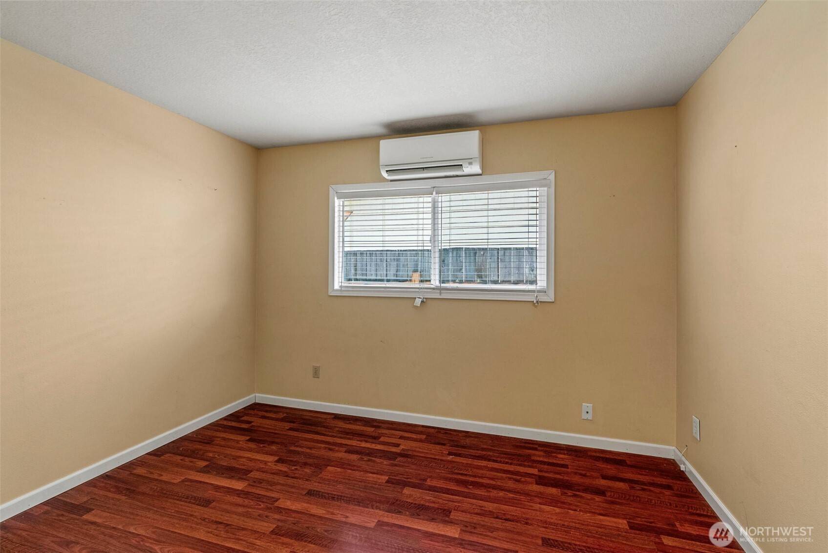 Longview, WA 98632,113 Debbie ST