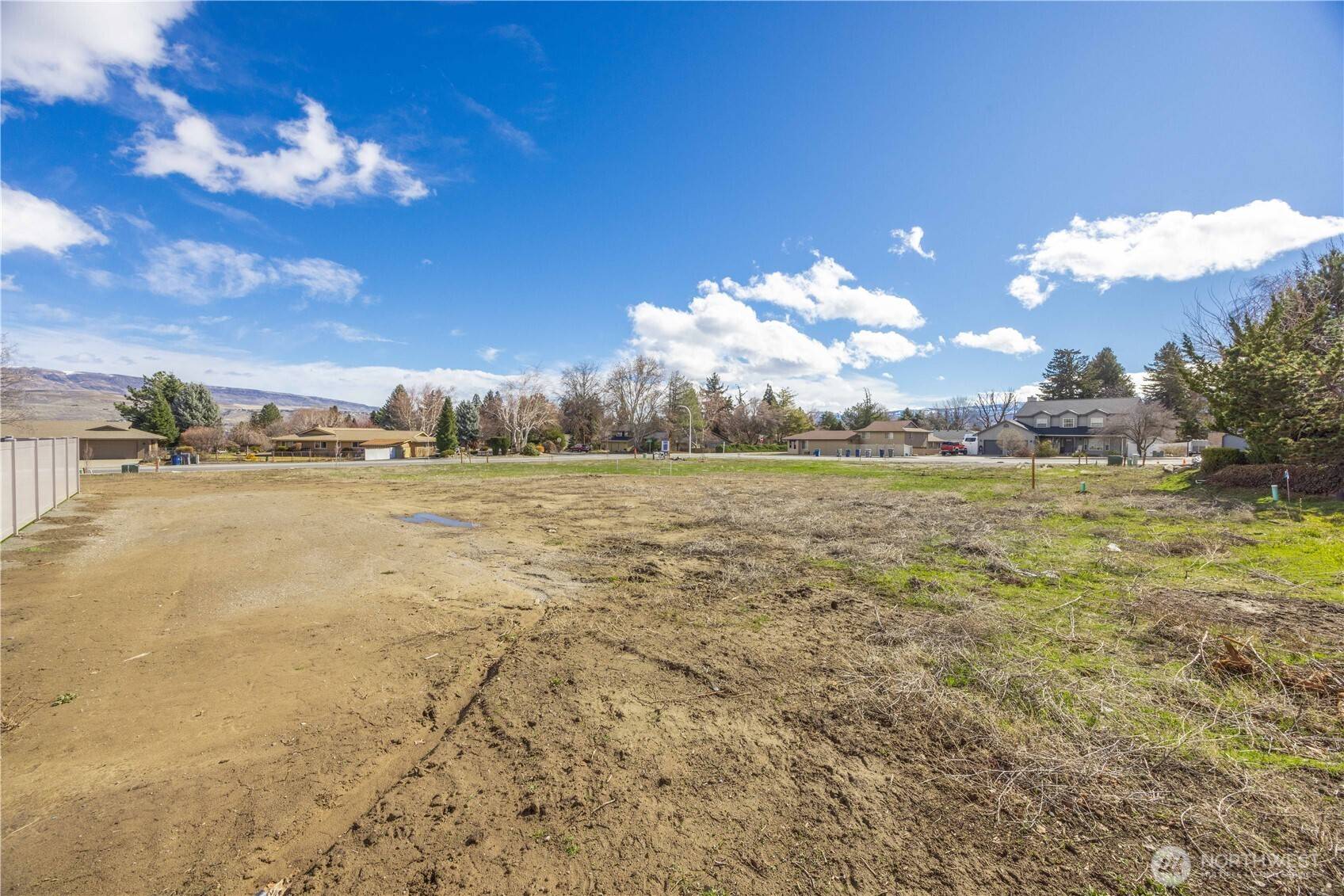 Wenatchee, WA 98801,1808 North RD