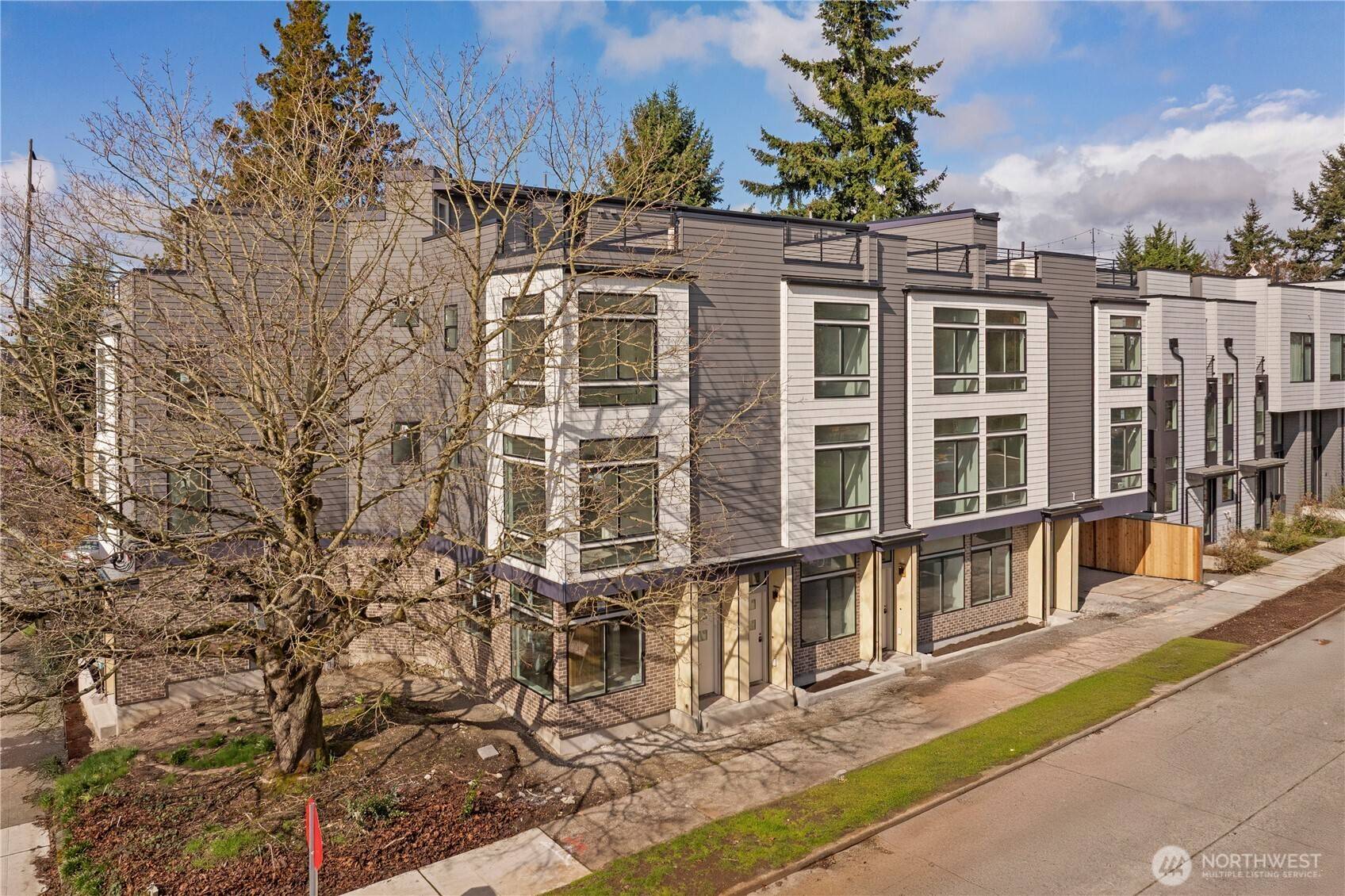 Seattle, WA 98115,7013 9th AVE NE
