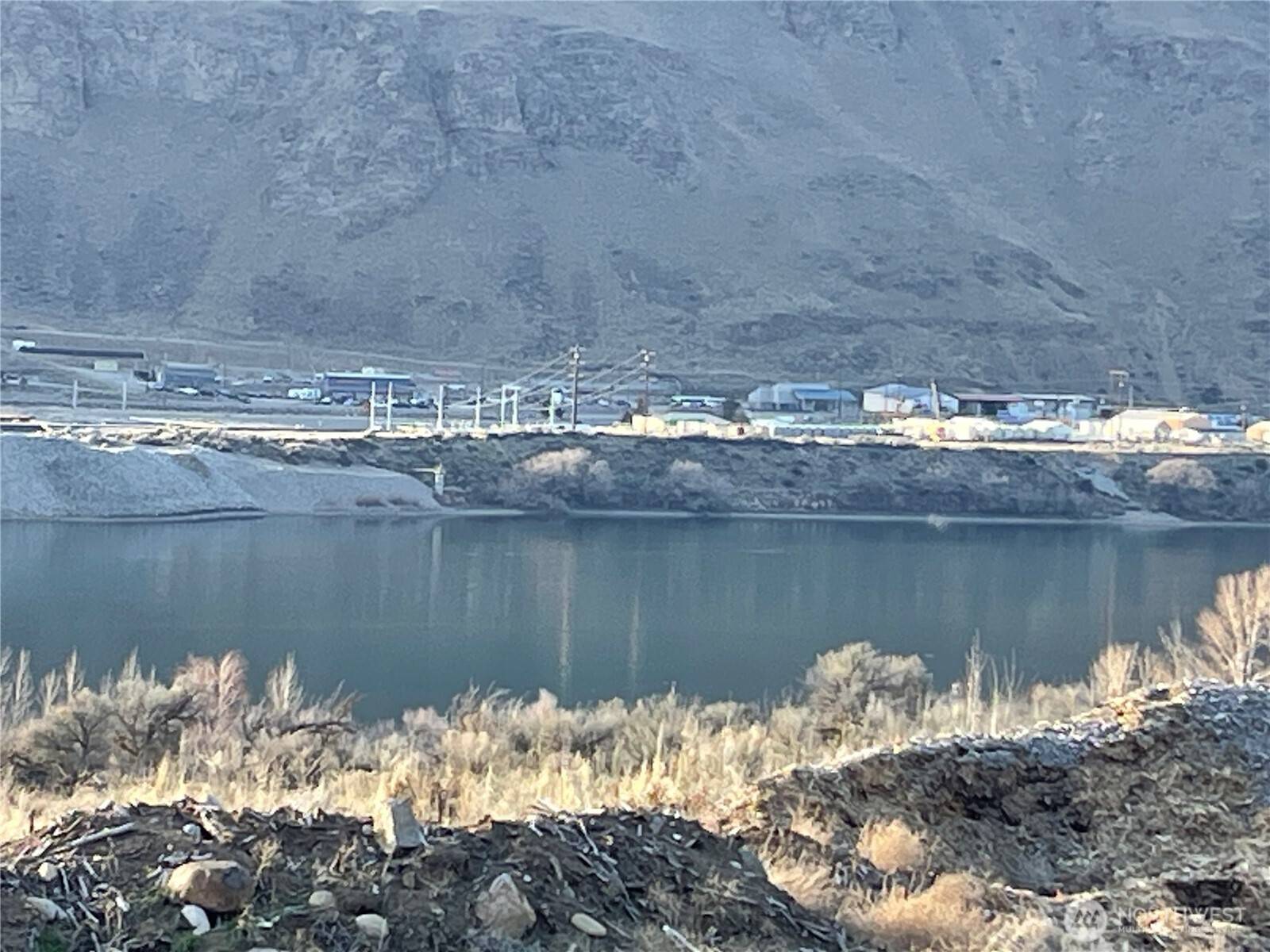 East Wenatchee, WA 98802,333 NW Deep River CT